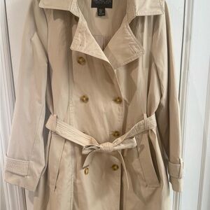 Rachel Zoe Light Beige Double-Breasted Trench Coat with Belt